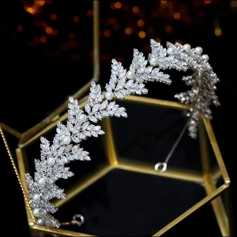 Pearl Leaf shaped wedding headband Tiara